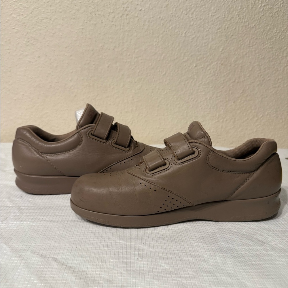 SAS Women's Brown Leather Velcro Sneakers